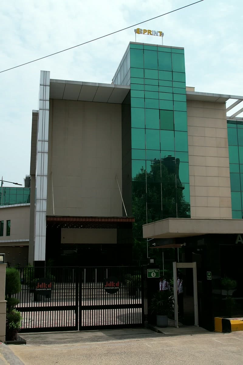 JDKD Corporate Park entrance and curtain wall facade