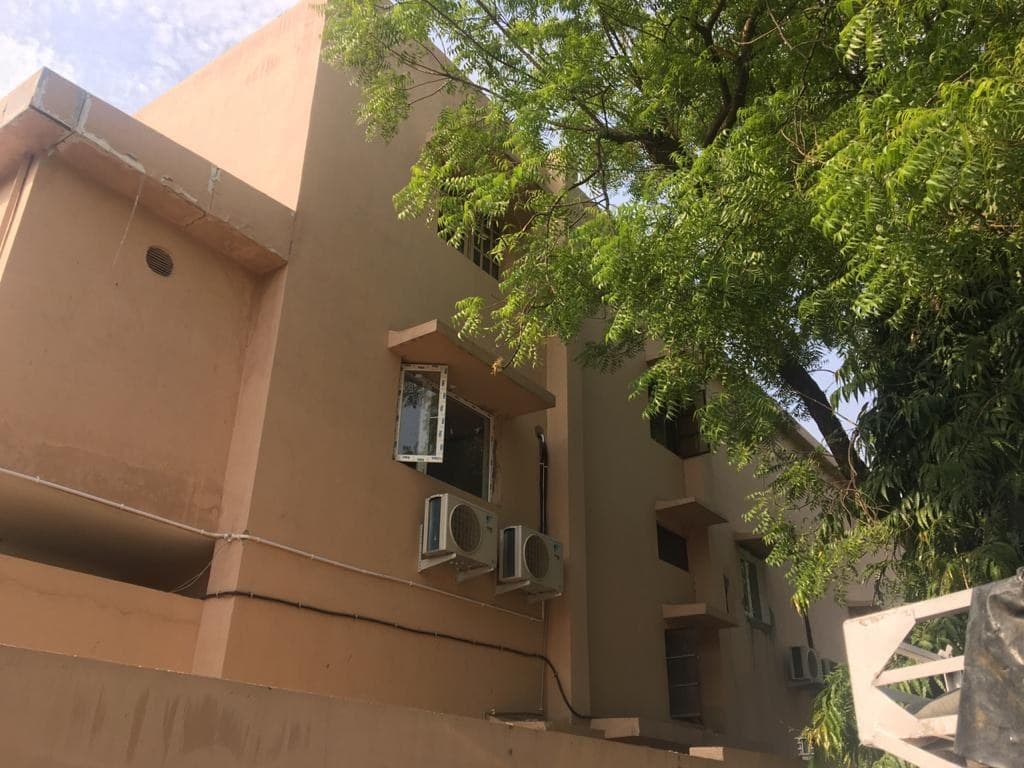 The side elevation of the E-43/7 building in Okhla.